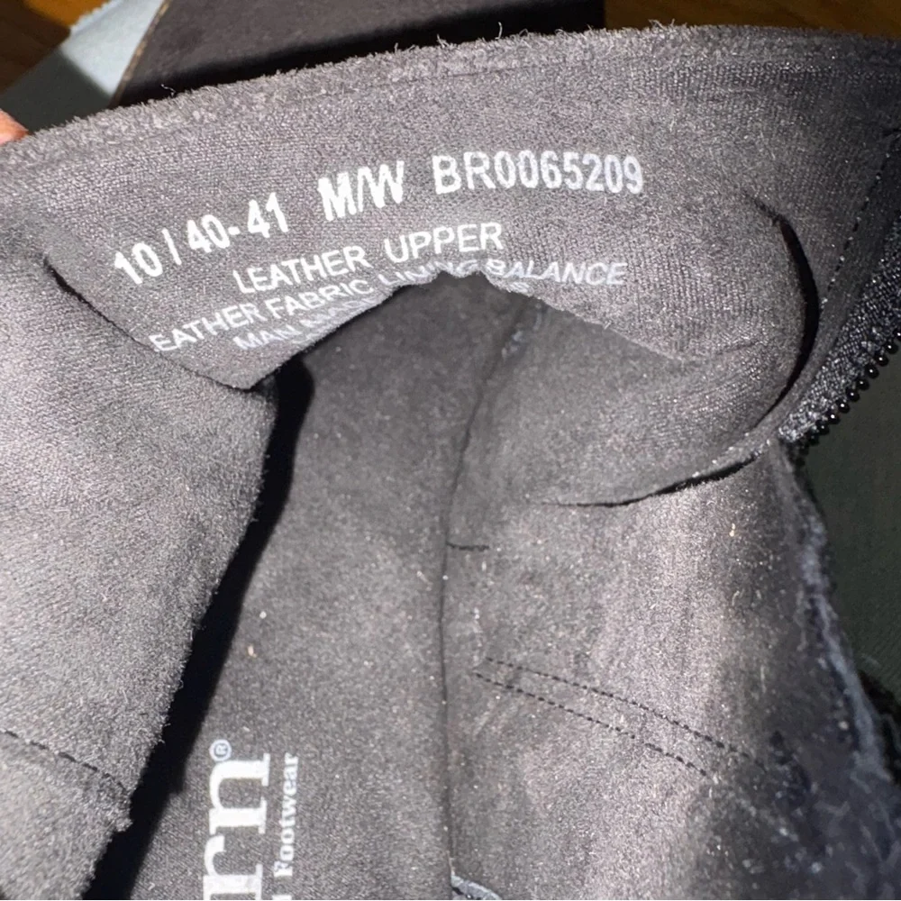 Born Black Leather Ankle Booties Size 10 - Picture 3 of 4